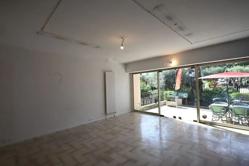 Local commercial