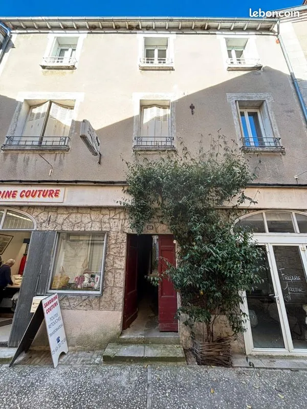 28 Rue de la Halle 46200 Souillac, Souillac