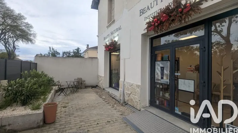 Local commercial