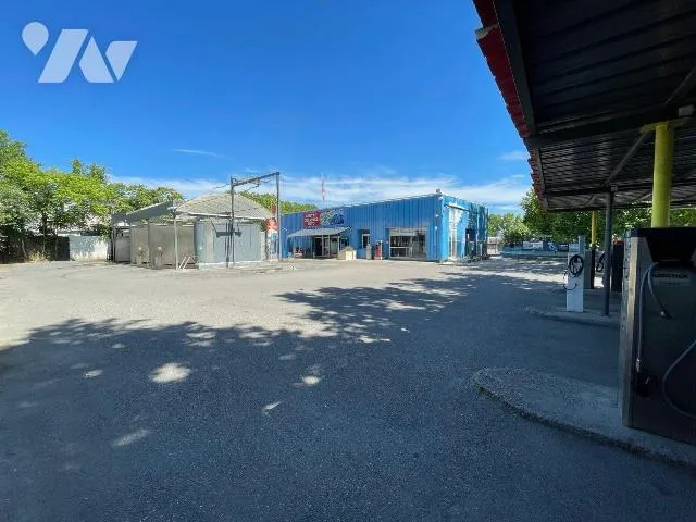 Local commercial