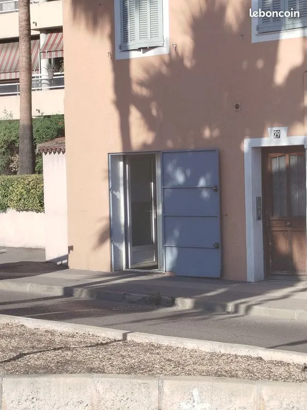 Local commercial